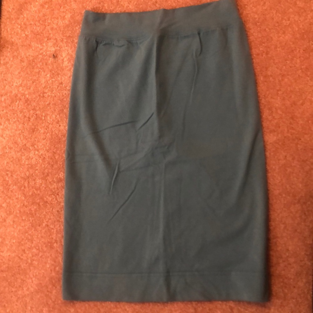 Hard tail pencil skirt